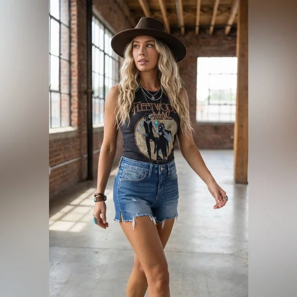 NWT Lightly Distressed Side Slit Cutoff Denim Jean Shorts - Picture 2 of 6